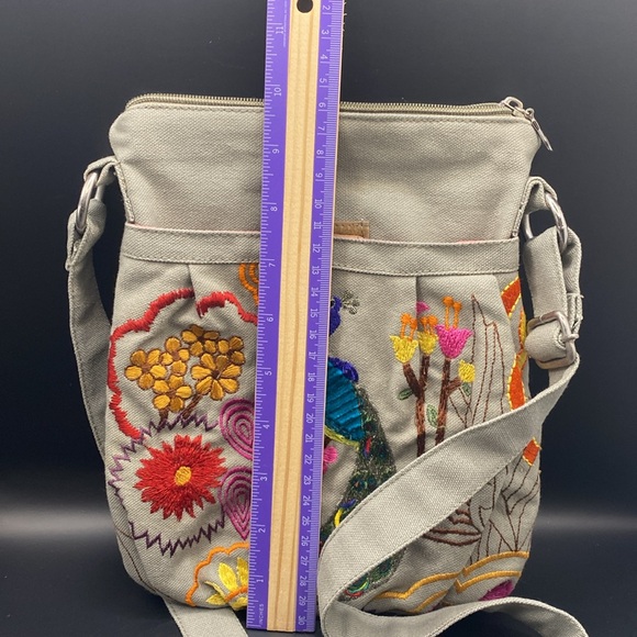 Embroidered Peacock And Floral Crossbody Bag Beautiful Hobo Style Bag like new - Picture 6 of 7